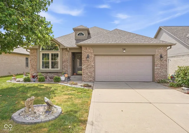 Photo 1 of Sale Pending at 6050 Blue Fox Ln, Indianapolis, IN 46237 | MLS# 22125614 | Listing updated on 2026-09-30