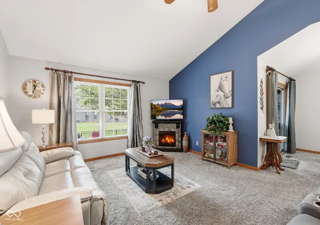 Photo 3 of Sale Pending at 6050 Blue Fox Ln, Indianapolis, IN 46237 | MLS# 22125614 | Listing updated on 2026-09-30