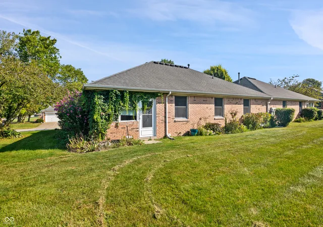 Photo 17 of Condo for sale at 127 Dover Blvd N, Brownsburg, IN 46112 | MLS# 22125616 | Listing updated on 2026-10-09