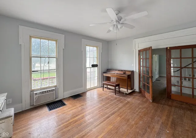 Photo 2 of Single family home for sale at 211 S Bloomington St, Greencastle, IN 46135 | MLS# 22125622 | Listing updated on 2026-09-13