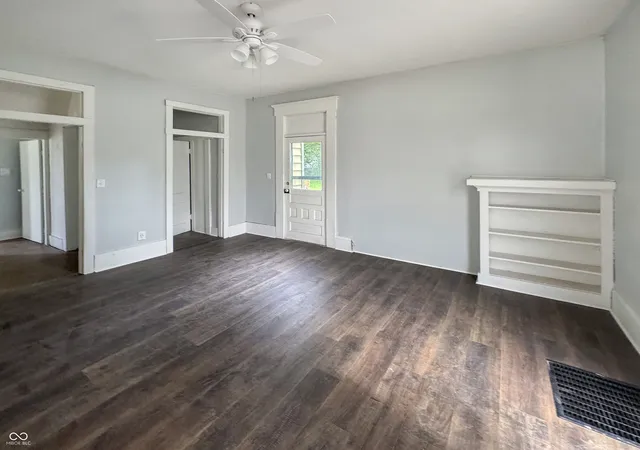 Photo 3 of Single family home for sale at 211 S Bloomington St, Greencastle, IN 46135 | MLS# 22125622 | Listing updated on 2026-09-13