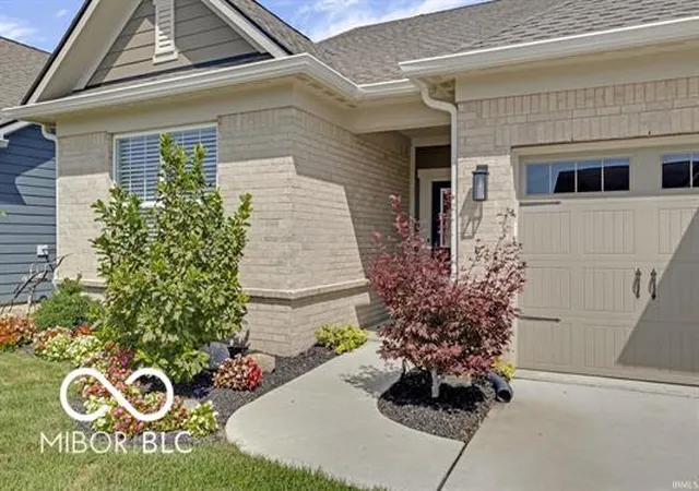 Photo 3 of Single family home for sale at 5216 Bayberry Ct, Whitestown, IN 46075 | MLS# 22125623 | Listing updated on 2026-10-02