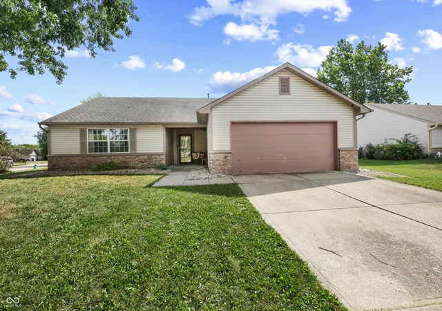 Photo 1 of Single family home for sale at 6039 Janel Cir, Indianapolis, IN 46237 | MLS# 22125639 | Listing updated on 2026-09-14