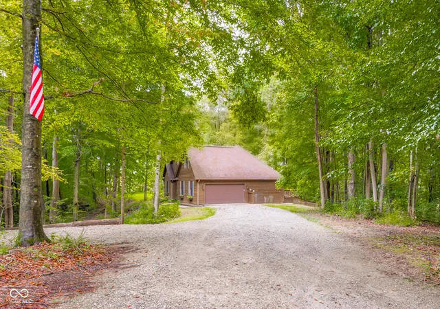 Photo 3 of Single family home for sale at 13555 Bellsville Pike, Columbus, IN 47201 | MLS# 22125645 | Listing updated on 2026-09-22