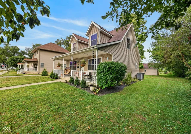 Photo 3 of Sale Pending at 718 N Franklin St, Greensburg, IN 47240 | MLS# 22125651 | Listing updated on 2026-09-14