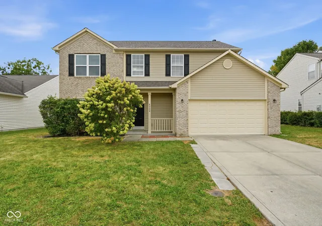 Photo 1 of Single family home for sale at 5320 Sandwood Dr, Indianapolis, IN 46235 | MLS# 22125655 | Listing updated on 2026-09-14