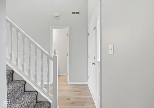 Photo 4 of Single family home for sale at 5320 Sandwood Dr, Indianapolis, IN 46235 | MLS# 22125655 | Listing updated on 2026-10-23