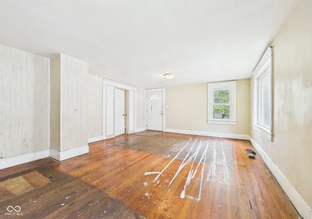 Photo 2 of Single family home for sale at 1705 Johnson Ave, Anderson, IN 46016 | MLS# 22125662 | Listing updated on 2026-09-25