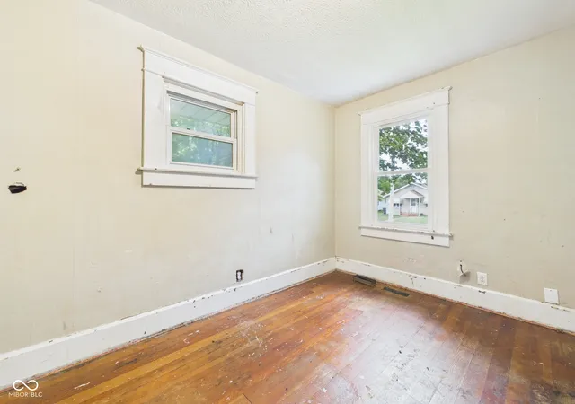 Photo 4 of Single family home for sale at 1705 Johnson Ave, Anderson, IN 46016 | MLS# 22125662 | Listing updated on 2026-09-25