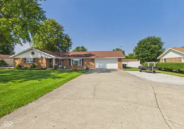 Photo 2 of Single family home for sale at 7077 N 100 West, Alexandria, IN 46001 | MLS# 22125669 | Listing updated on 2026-09-13