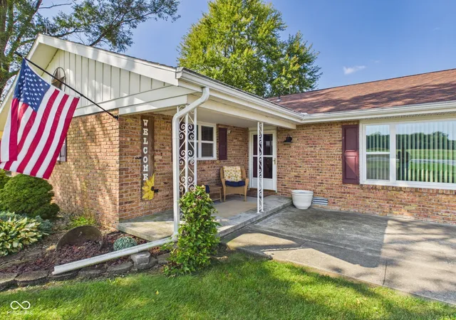 Photo 3 of Single family home for sale at 7077 N 100 West, Alexandria, IN 46001 | MLS# 22125669 | Listing updated on 2026-09-13