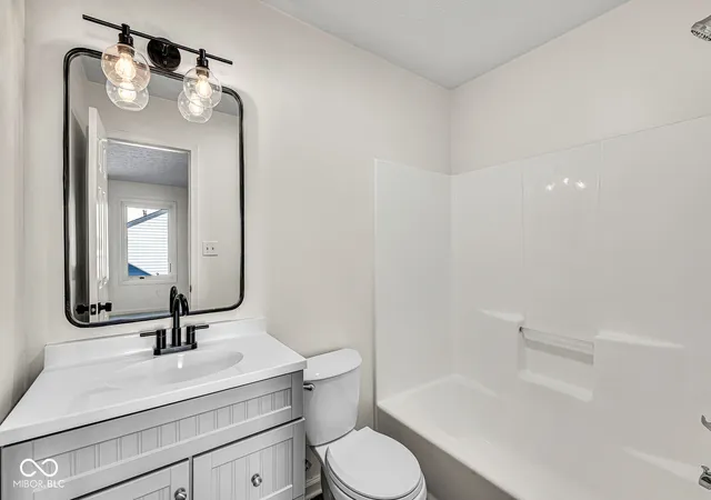 Photo 4 of Single family home for sale at 8921 Woodlark Dr, Fishers, IN 46038 | MLS# 22125684 | Listing updated on 2026-10-27