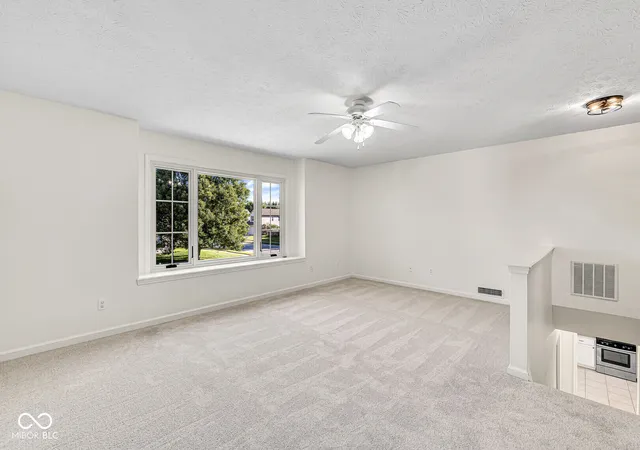 Photo 3 of Single family home for sale at 8921 Woodlark Dr, Fishers, IN 46038 | MLS# 22125684 | Listing updated on 2026-10-27