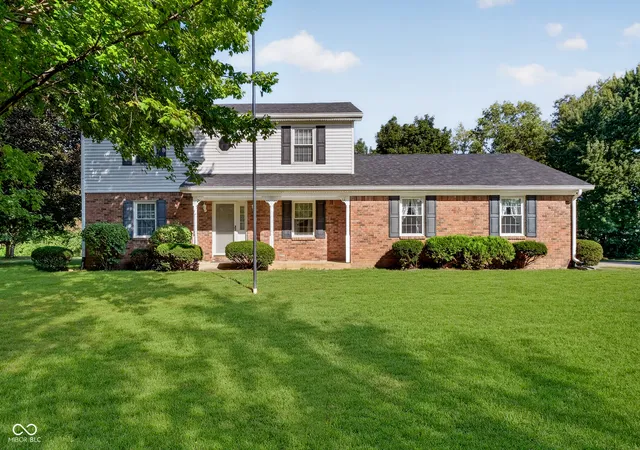 Photo 1 of Single family home for sale at 1119 Indianpipe Ln, Zionsville, IN 46077 | MLS# 22125707 | Listing updated on 2026-09-15