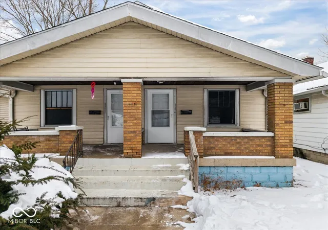 Photo 2 of Sale Pending at 3711 Boulevard Pl, Indianapolis, IN 46208 | MLS# 22125713 | Listing updated on 2026-09-21