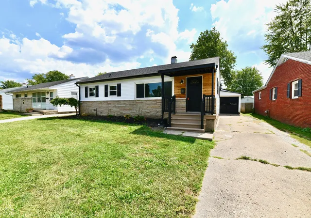 Photo 1 of Single family home for sale at 129 E Mckenzie Rd, Greenfield, IN 46140 | MLS# 22125719 | Listing updated on 2026-09-28