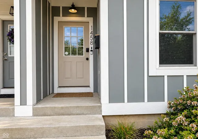 Photo 3 of Single family home for sale at 1458 S East St, Indianapolis, IN 46225 | MLS# 22125726 | Listing updated on 2026-09-15