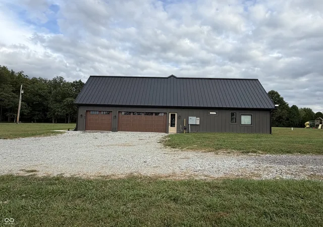 Photo 3 of Single family home for sale at 2985 E 1250 North, Alexandria, IN 46001 | MLS# 22125731 | Listing updated on 2026-09-22