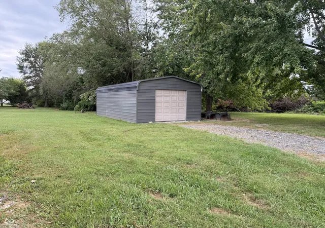 Photo 4 of Single family home for sale at 2985 E 1250 North, Alexandria, IN 46001 | MLS# 22125731 | Listing updated on 2026-09-22