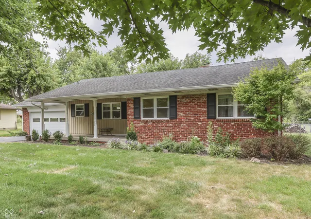 Photo 3 of Sale Pending at 2170 S Catherwood Ave, Indianapolis, IN 46203 | MLS# 22125738 | Listing updated on 2026-10-08