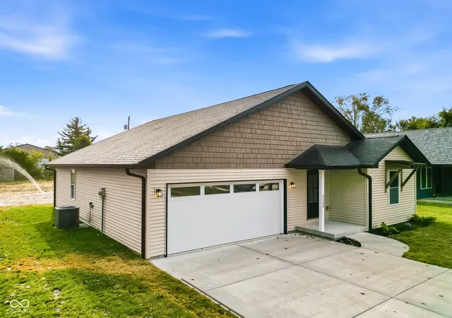Photo 2 of Single family home for sale at 5243 N Vance St, Columbus, IN 47201 | MLS# 22125745 | Listing updated on 2026-09-13