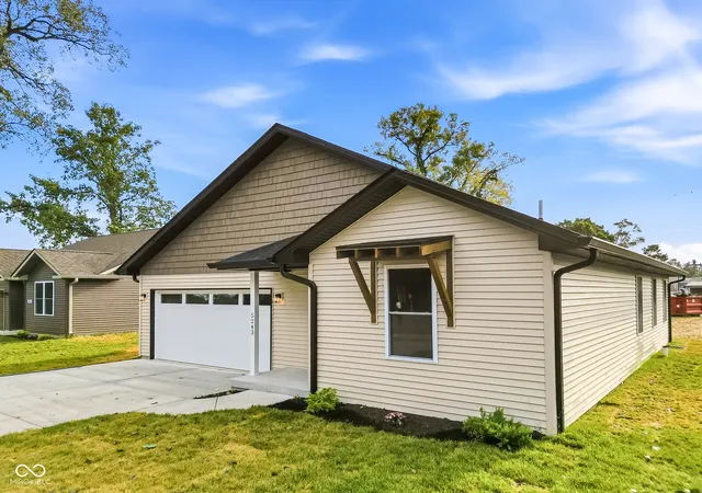 Photo 3 of Single family home for sale at 5243 N Vance St, Columbus, IN 47201 | MLS# 22125745 | Listing updated on 2026-09-13