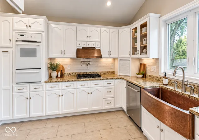 Photo 4 of Condo for sale at 9531 S Harbour Pointe Dr, Bloomington, IN 47401 | MLS# 22125755 | Listing updated on 2026-10-16