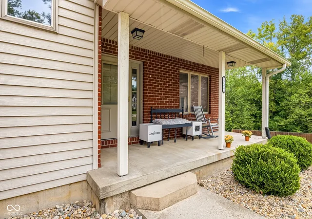 Photo 3 of Sale Pending at 523 Kinney Ln, Columbus, IN 47201 | MLS# 22125760 | Listing updated on 2026-09-22