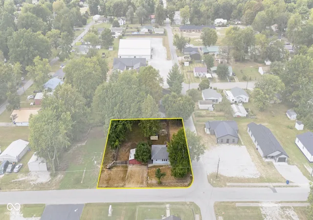 Photo 3 of Single family home for sale at 1090 N Mann Ave, Austin, IN 47102 | MLS# 22125779 | Listing updated on 2026-09-21