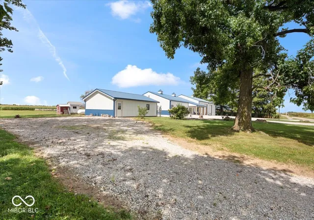 Photo 4 of Single family home for sale at 8257 S County Rd 1075 W, Charlottesville, IN 46117 | MLS# 22125780 | Listing updated on 2026-09-15