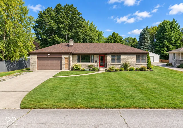 Photo 1 of Sale Pending at 1610 Southview Dr, Indianapolis, IN 46227 | MLS# 22125805 | Listing updated on 2026-10-13