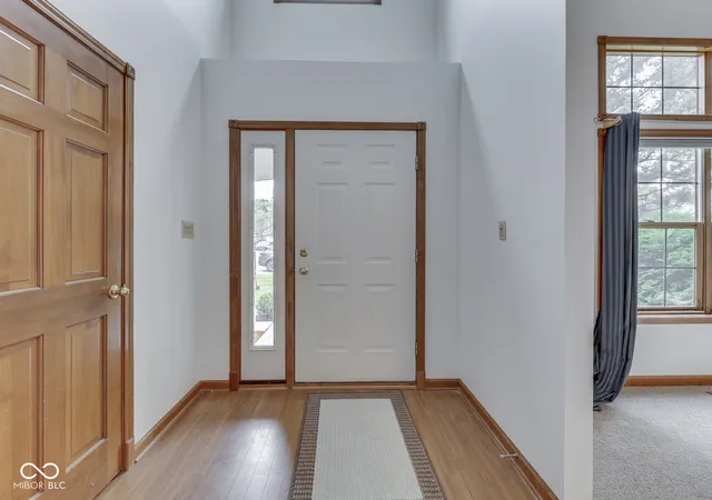 Photo 4 of Single family home for sale at 1244 Luce Crk Cir, Greenwood, IN 46142 | MLS# 22125831 | Listing updated on 2026-09-14