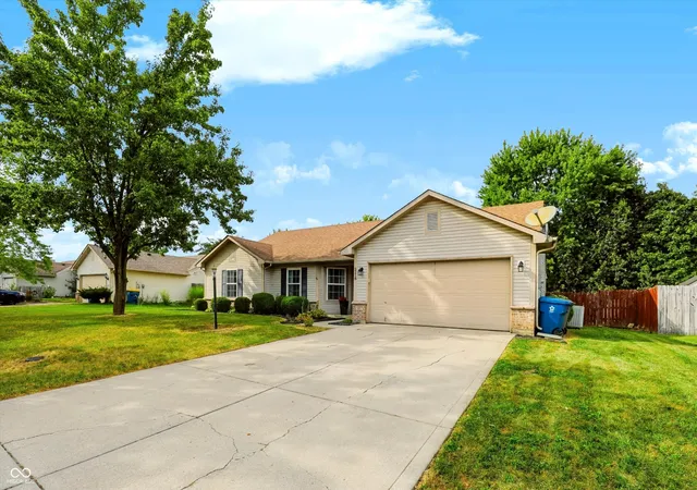 Photo 3 of Sale Pending at 5218 Gateway Ave, Noblesville, IN 46062 | MLS# 22125837 | Listing updated on 2026-09-25