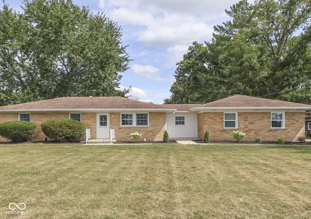 Single family home for sale at 4051 N 400 Road W, Bargersville, IN 46106 | MLS# 22125847