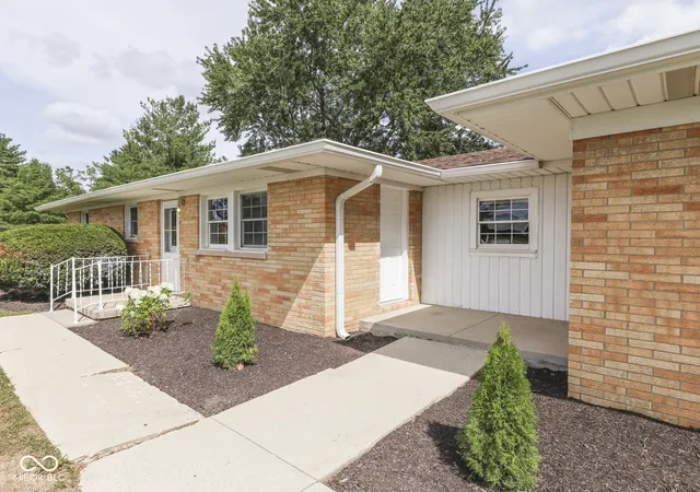Photo 3 of Single family home for sale at 4051 N 400 Road W, Bargersville, IN 46106 | MLS# 22125847 | Listing updated on 2026-09-23