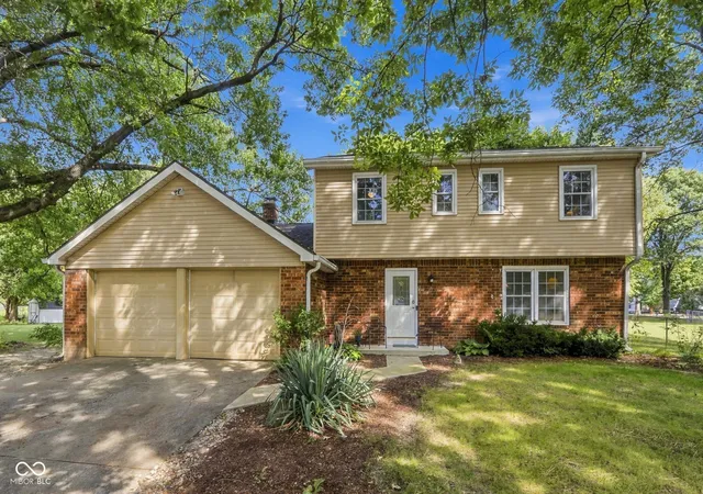 Photo 1 of Single family home for sale at 8330 Dove Ct, Indianapolis, IN 46256 | MLS# 22125864 | Listing updated on 2026-10-01