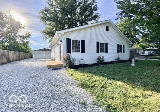 Photo 1 of Single family home for sale at 5717 N Clover Maple Dr, Fairland, IN 46126 | MLS# 22125872 | Listing updated on 2026-09-15