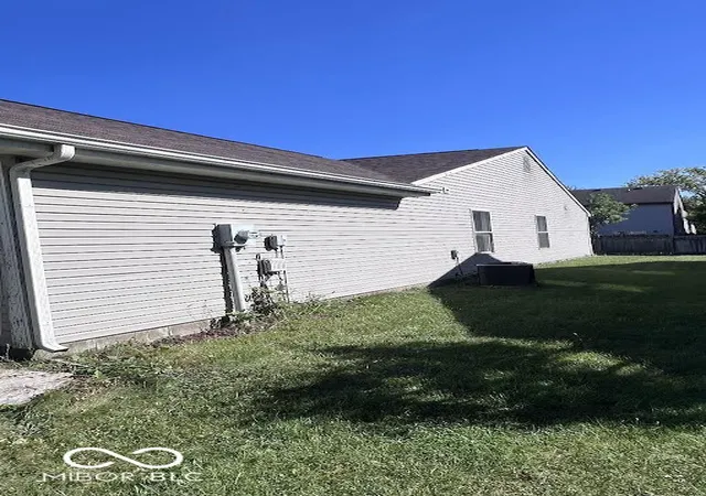 Photo 3 of Single family home for sale at 5829 Brookville Lake Dr, Indianapolis, IN 46254 | MLS# 22125879 | Listing updated on 2026-10-27