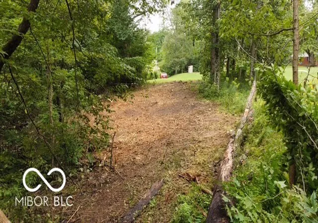 Photo 3 of Sale Pending at 19553 E Lake Site Dr, Hope, IN 47246 | MLS# 22125880 | Listing updated on 2026-09-22