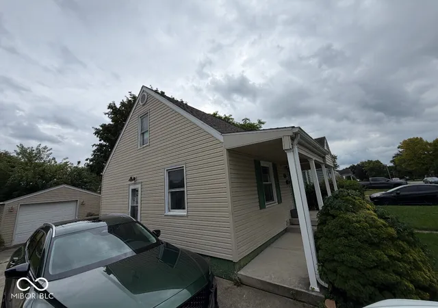Photo 3 of Single family home for sale at 3000 Sheridan St, Anderson, IN 46016 | MLS# 22125882 | Listing updated on 2026-09-21