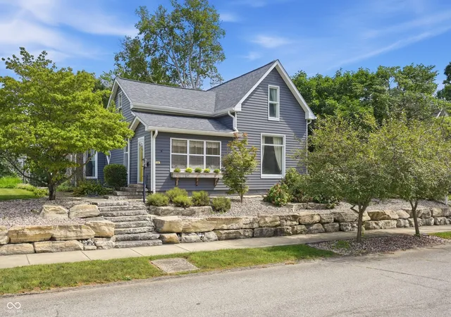 Photo 1 of Single family home for sale at 225 S Franklin St, Knightstown, IN 46148 | MLS# 22125884 | Listing updated on 2026-09-15