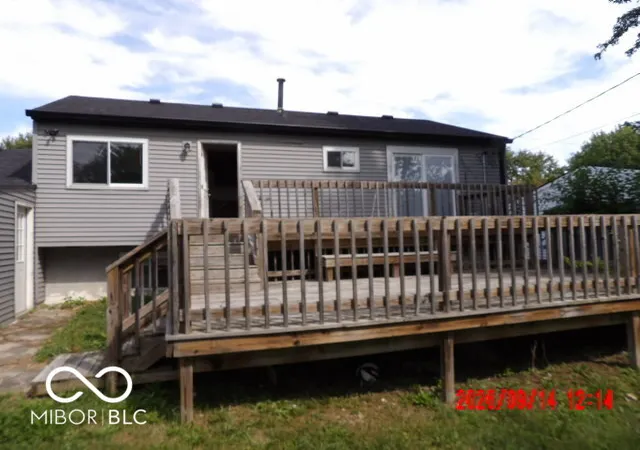 Photo 1 of Single family home for sale at 585 Northgate Dr, Greenwood, IN 46143 | MLS# 22125903 | Listing updated on 2026-09-14