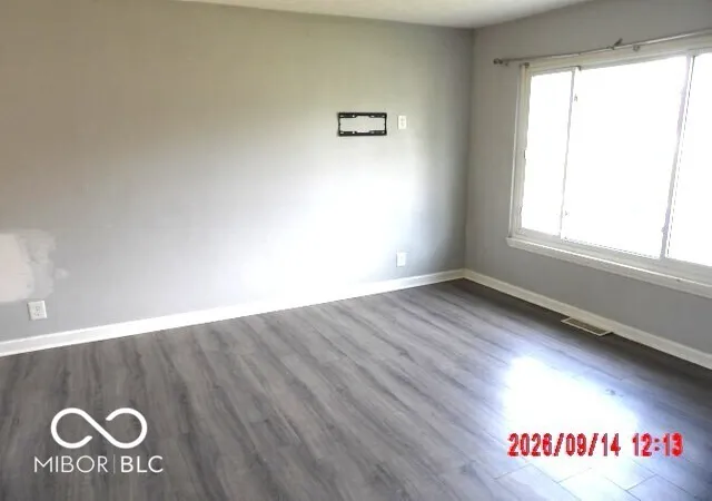 Photo 2 of Single family home for sale at 585 Northgate Dr, Greenwood, IN 46143 | MLS# 22125903 | Listing updated on 2026-09-14