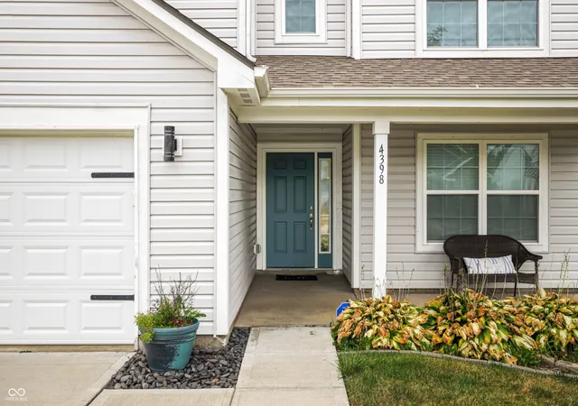 Photo 2 of Single family home for sale at 4398 Ashworth Ln, Columbus, IN 47201 | MLS# 22125910 | Listing updated on 2026-09-15