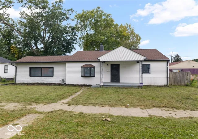 Photo 3 of Sale Pending at 566 Trowbridge St, Indianapolis, IN 46203 | MLS# 22125911 | Listing updated on 2026-10-05