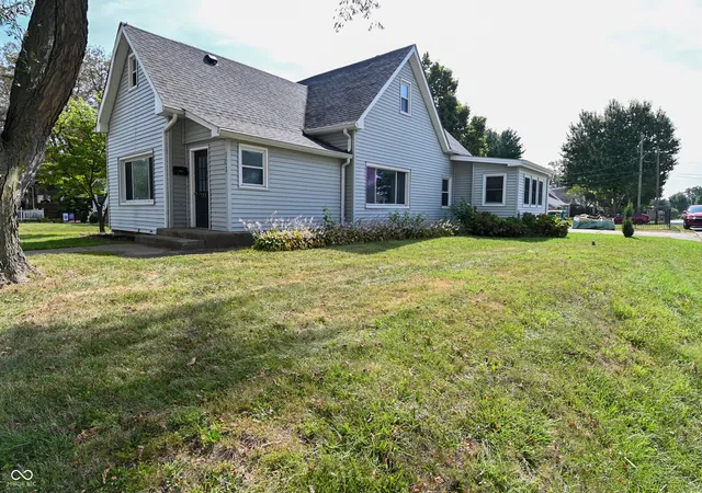 Photo 2 of Single family home for sale at 703 E Main St, Plainfield, IN 46168 | MLS# 22125912 | Listing updated on 2026-09-14