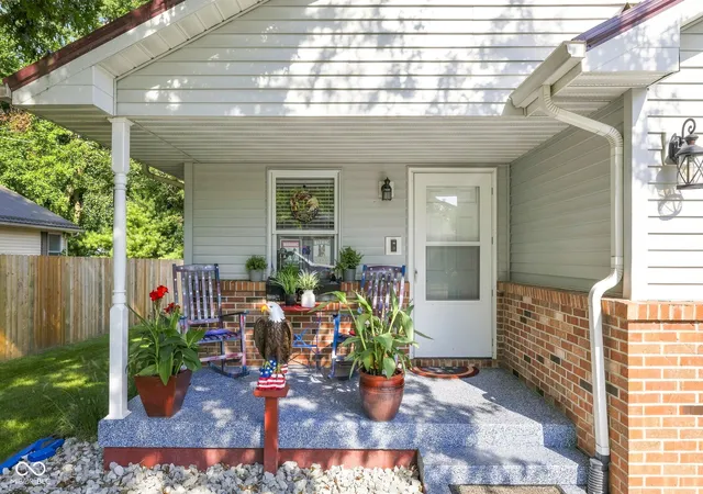 Photo 3 of Single family home for sale at 212 Olive Ct, Rockville, IN 47872 | MLS# 22125916 | Listing updated on 2026-09-29