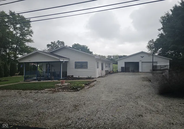 Photo 2 of Manufactured home for sale at 308 S Washington St, Frankton, IN 46044 | MLS# 22125931 | Listing updated on 2026-09-25