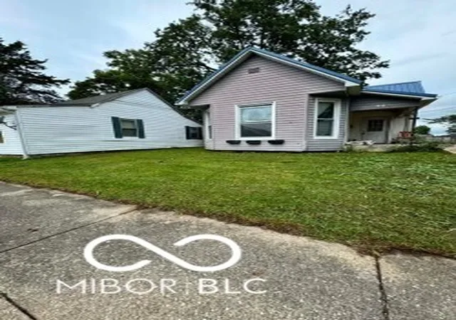 Single family home for sale at 818 Hoosier St, North Vernon, IN 47265 | MLS# 22126013