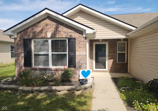 Photo 2 of Single family home for sale at 12544 Old Pond Rd, Noblesville, IN 46060 | MLS# 22126016 | Listing updated on 2026-09-25